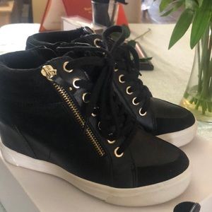 Wedge sneakers